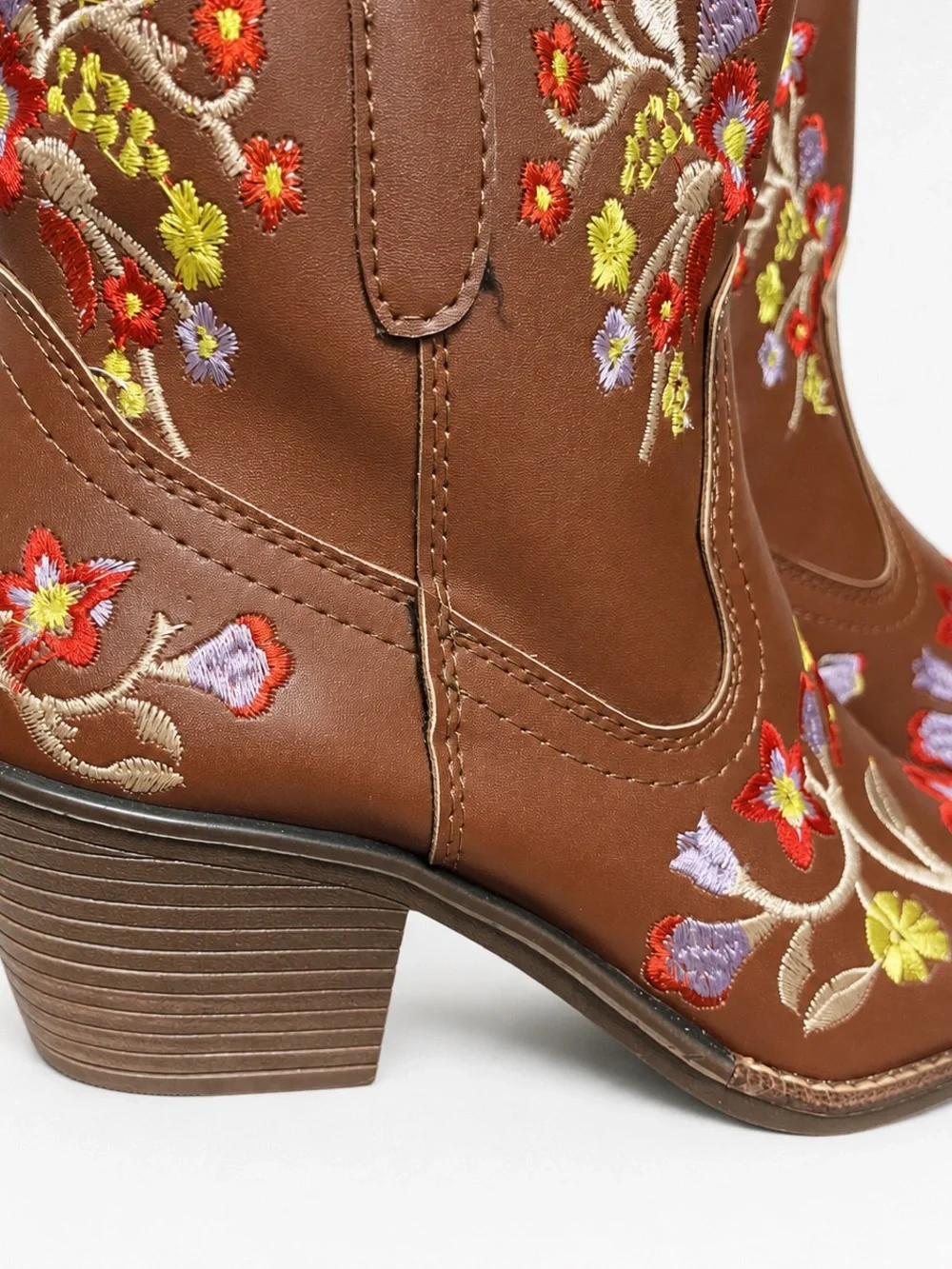 Women floral embroidery boots